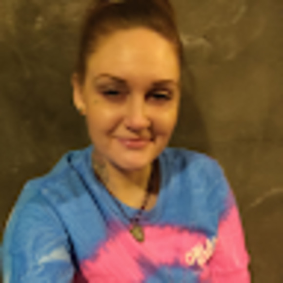 Meet your Posher, Katie - Picture 4 of 4